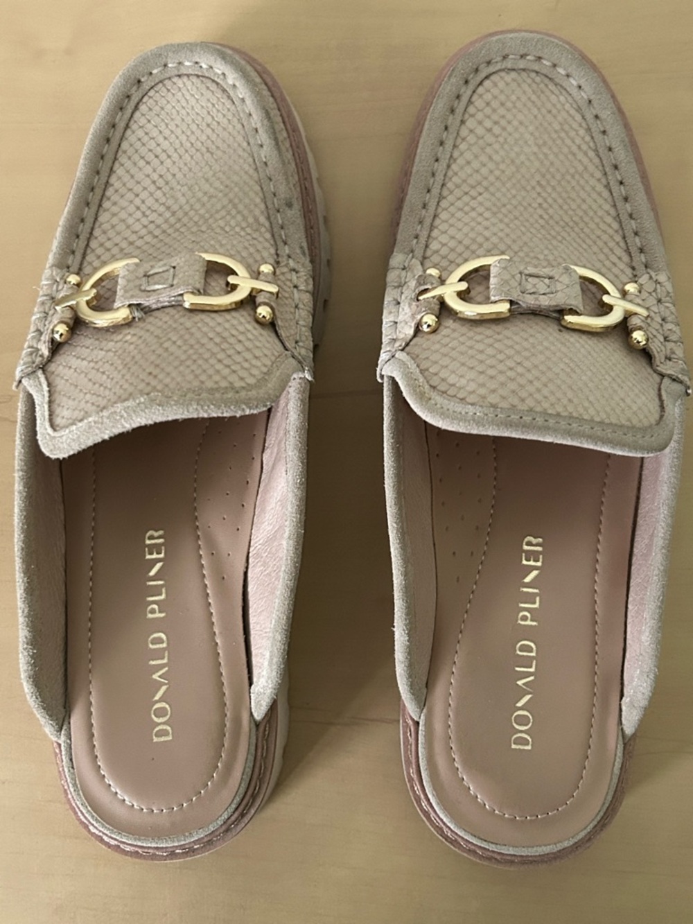 Donald J. Pliner Women’s Beige Slip-On Loafers 8.5  with Gold Horsebit